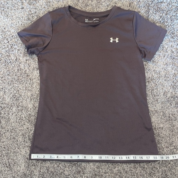 Women's Short Sleeve Purple Loose Fit Heat Gear Under Armour Shirt - Picture 4 of 6